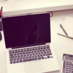 computer-rekenmachine-bureau-kantoor